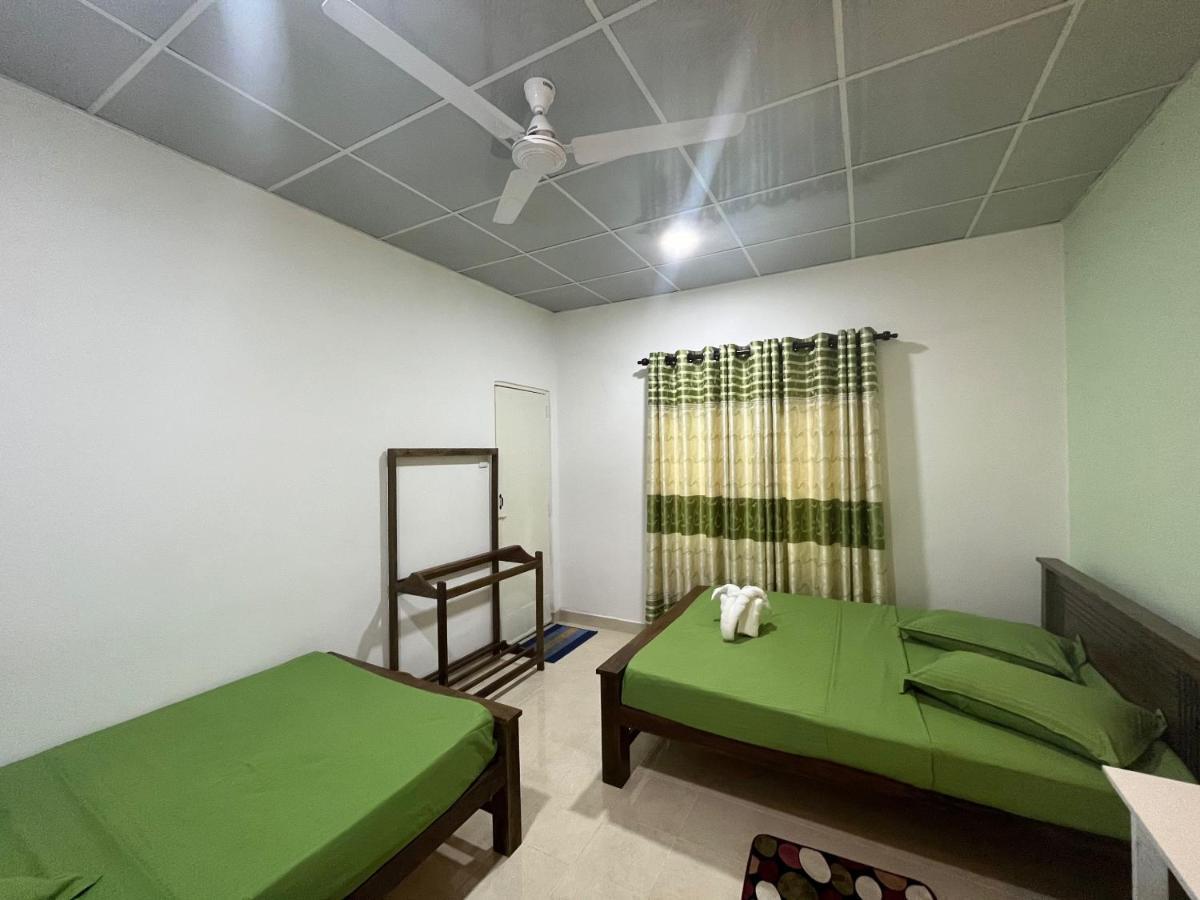 The Lake Round Guest House Канди Экстерьер фото